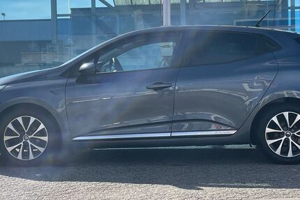 Renault Clio 80.000 km 18.000 € Düsseldorf 40227