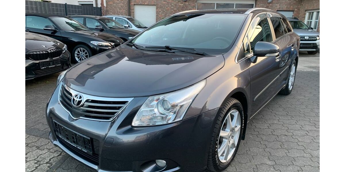 Toyota Avensis 150.000 km 7.750 &euro; Moers 47443