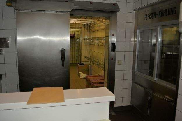 Citylage Mülheim-Mitte Wohn-und Geschäftshaus-Mehrfamilienhaus mit 11 Wohnungen und zwei Gewerbeeinheiten 2 zimmer