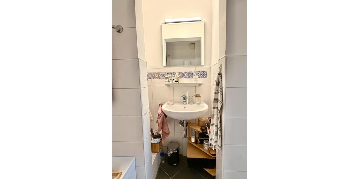 Dachgeschoßwohnung Düsseldorf Stadtbezirk 9 - 1 Zimmer, 33 m&sup2;, 460&euro; | Angebot:26153548