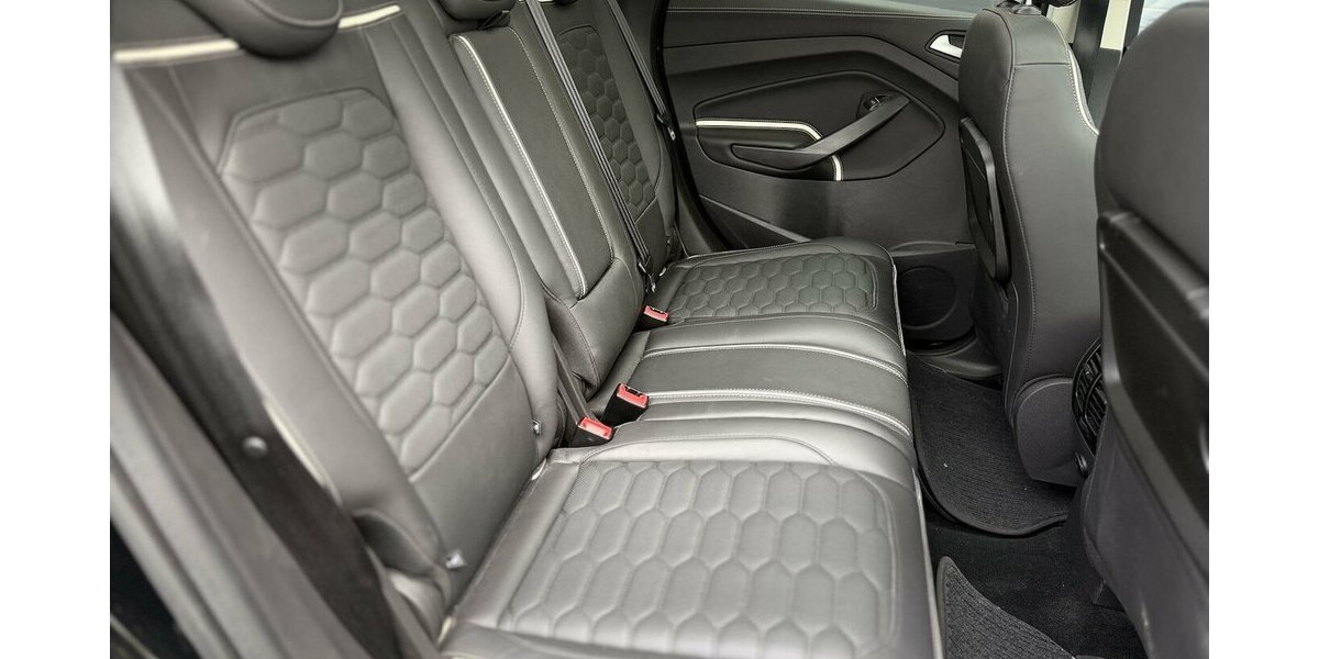 Ford Kuga Vignale / Panorama / Kamera / Keyless GO 34.000 km 22.490 &euro; Mönchengladbach 41066