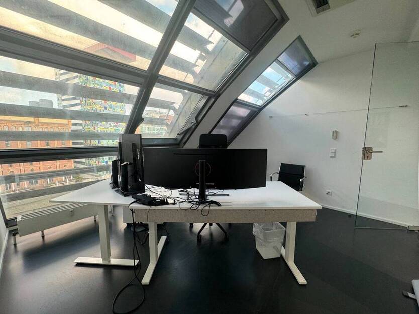 Großes Büro mit Blick über den Medienhafen - All-in-Miete