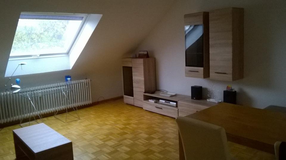 Modernisierte 3-Zimmer-DG-Wohnung mit Süd-Terrasse in Meerbusch