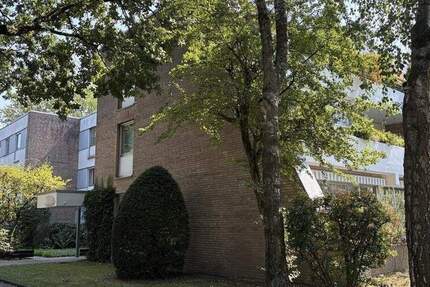 Krefeld-Stadtwald: luxuriöse 6-Zimmer-Wohnung mit Ost-, Süd- und Westterrasse 6 zimmer