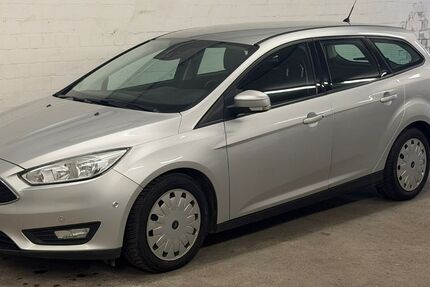 Ford Focus 149.330 km 6.400 &euro; Düsseldorf 40468