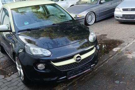 Opel Adam 128.215 km 7.800 &euro; Duisburg 47138