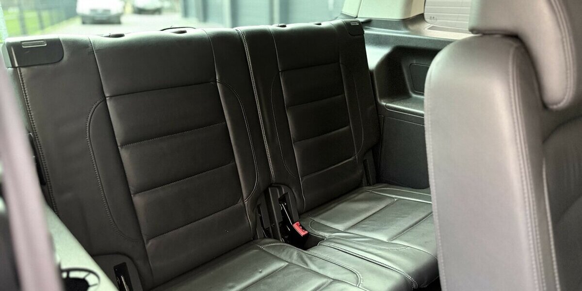 VW Touran R-Line Schiebedach Leder 7Sitze IHand 124.990 km 11.900 &euro; Mönchengladbach 41066