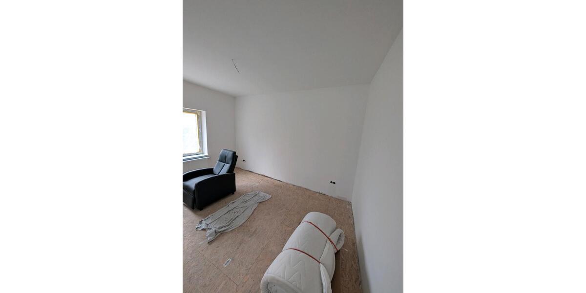 Wohnen wie im eigenen Haus – soeben kernsanierte 4-Zimmer-Wohnung 4 zimmer