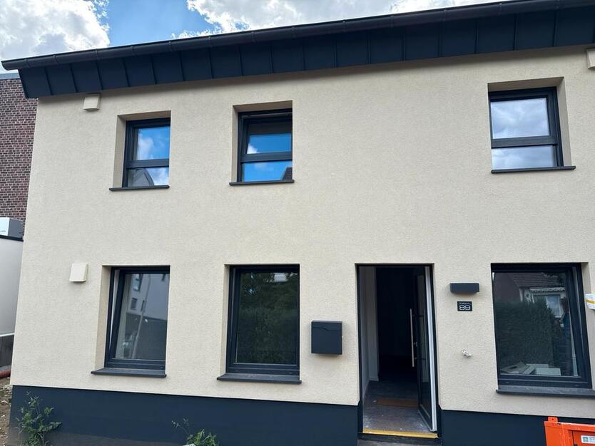 Erstbezug nach Kernsanierung Einfamilienhaus MG-Holt
