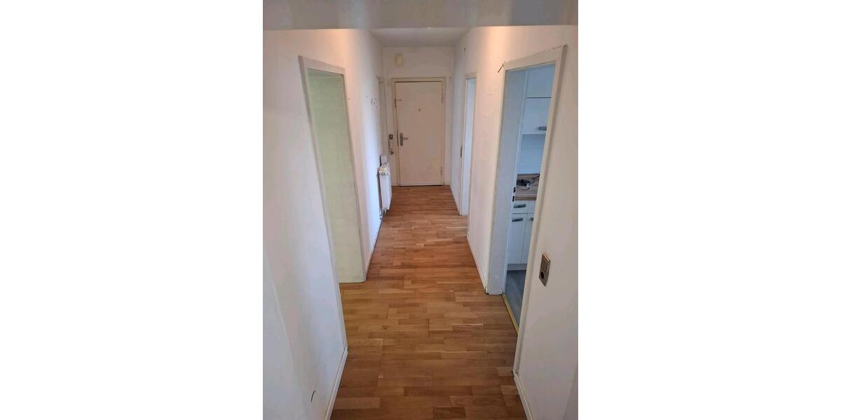 Erdgeschoss Wohnung mit Garten 1790 € VB 4 zimmer