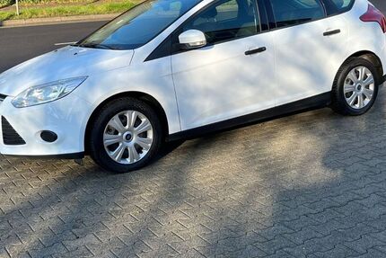 Ford Focus 104.000 km 5.999 &euro; Düsseldorf 40545