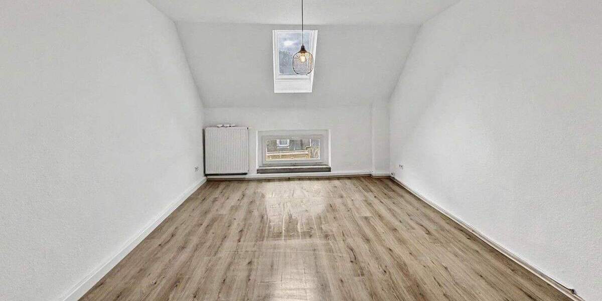 Renovierte 3 Zimmer Wohnung im Altbau 3 zimmer