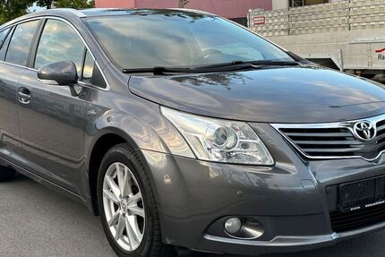 Toyota Avensis 224.000 km 6.490 &euro; Neuss 41460