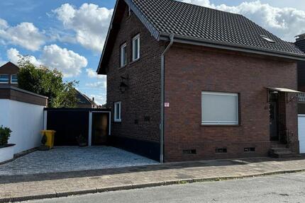 Freistehendes Einfamilienhaus mit Anliegerwohnung 5 zimmer