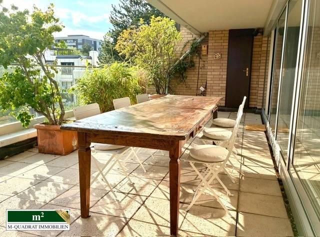 Top Lage - Charmante möblierte 3-Zimmer-Wohnung in Düsseldorf-Oberkassel 3 zimmer