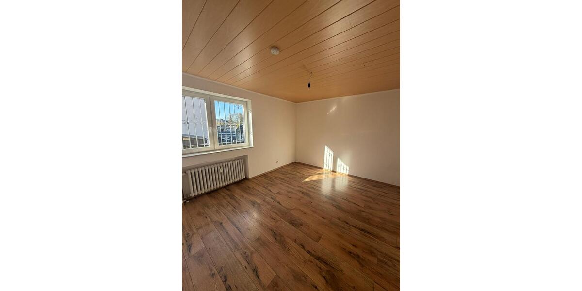 Erdgeschoßwohnung Duisburg Essenberg - 3 Zimmer, 88 m&sup2;, 540&euro; | Angebot:25646850