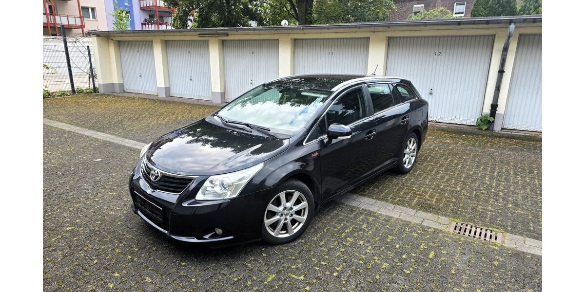 Toyota Avensis 203.355 km 4.800 &euro; Duisburg 47226