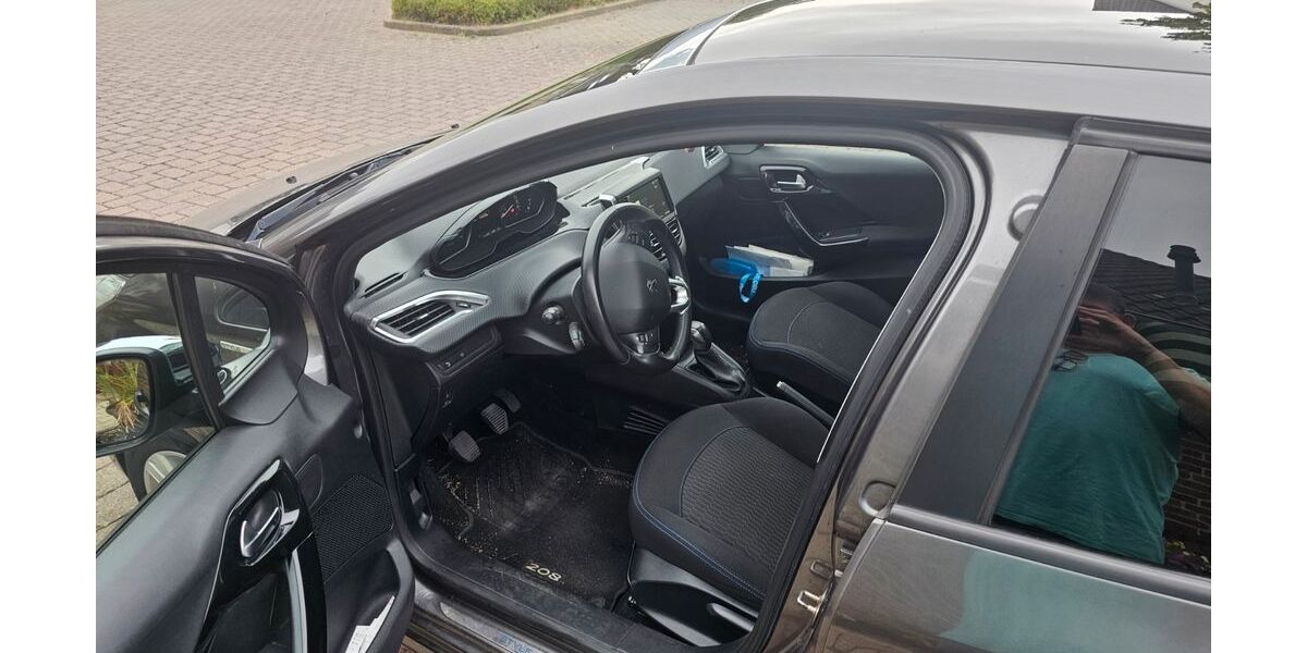 Peugeot 208 76.000 km 7.700 &euro; Jüchen 41363