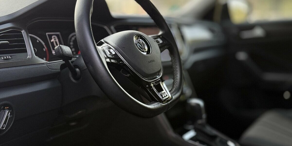 VW T-Roc R line / 4Motion / Keyless Go / PANO 53.000 km 24.590 &euro; Mönchengladbach 41066