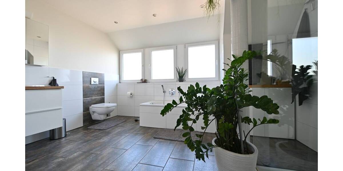 Einfamilienhaus Krefeld Traar - 6 Zimmer, 228 m&sup2;, 795.000&euro; | Angebot:26455149