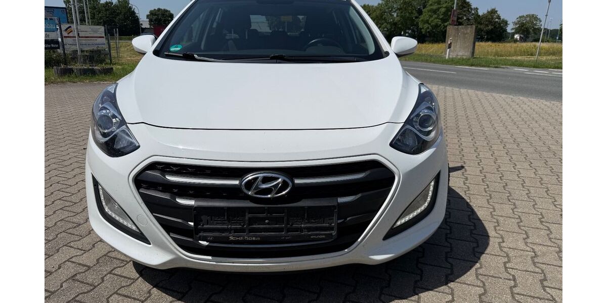 Hyundai i30 228.000 km 4.450 &euro; Neukirchen-Vluyn (bei Duisburg) 47506