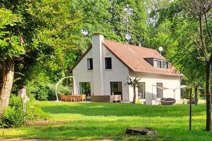 Haus zum Mieten in Mönchengladbach 2.200 € 190 m²