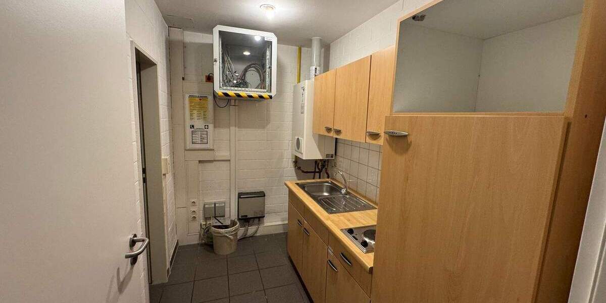 25m² Büro Kanzlei ! KLIMA ! im EG viele Parkplätze! 1 zimmer