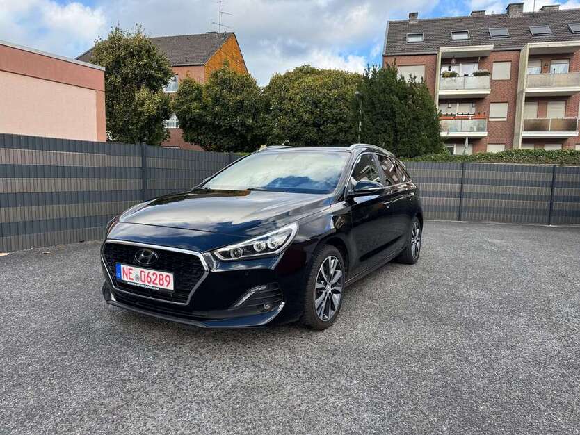 Hyundai i30 144.500 km 9.900 € Neuss 41462