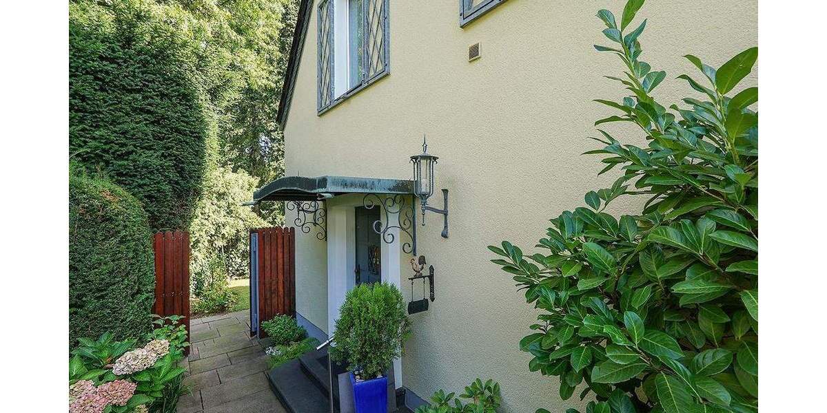 Großzügiges Einfamilienhaus mit weitläufigem Garten und Erweiterungspotenzial 6 zimmer