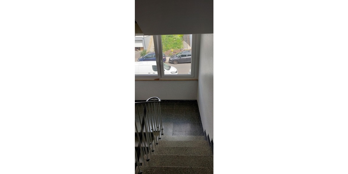 Solides Mehrfamilienhaus mit 14 Wohneinheiten und 8 Garagen in guter Wohnlage von Wpt-Vohwinkel - Mehrfamilienhaus, Wohnhaus Wuppertal Vohwinkel | Angebot:21638881