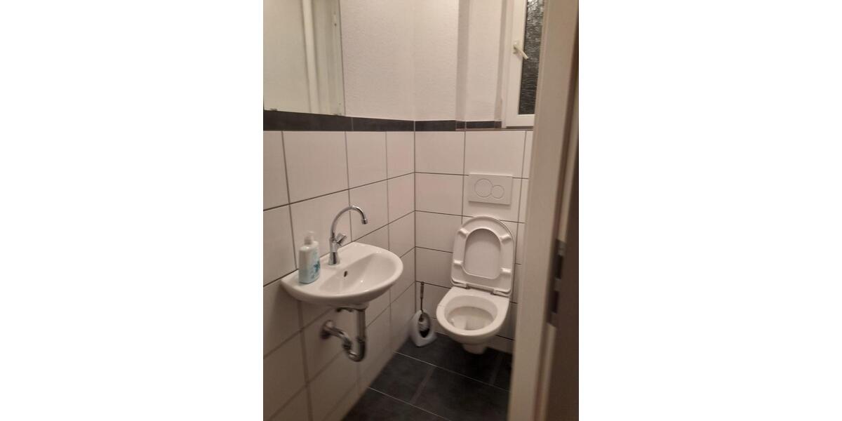 Wohnung mit Ladenlokal ( nur gemeinsam zu miete ) 6 zimmer