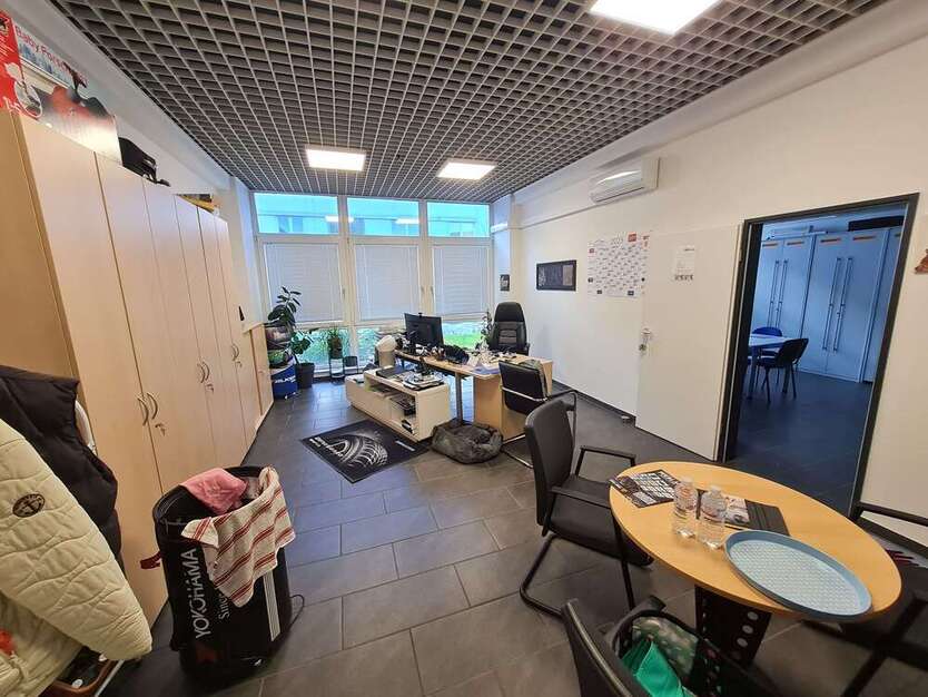 Büro in Mönchengladbach 290,23 € 30.55 m²