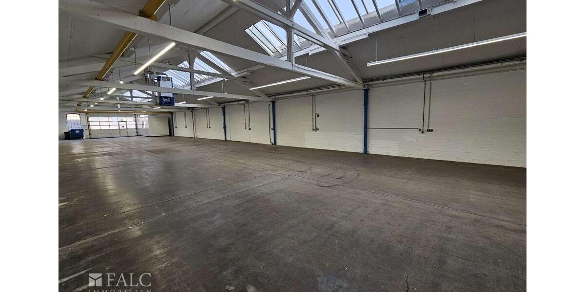 Moderne Lagerhalle im Gewerbepark-Süd zimmer