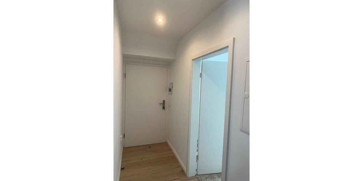 Dachgeschoßwohnung Düsseldorf Stadtbezirk 9 - 1 Zimmer, 50 m&sup2;, 900&euro; | Angebot:26349663