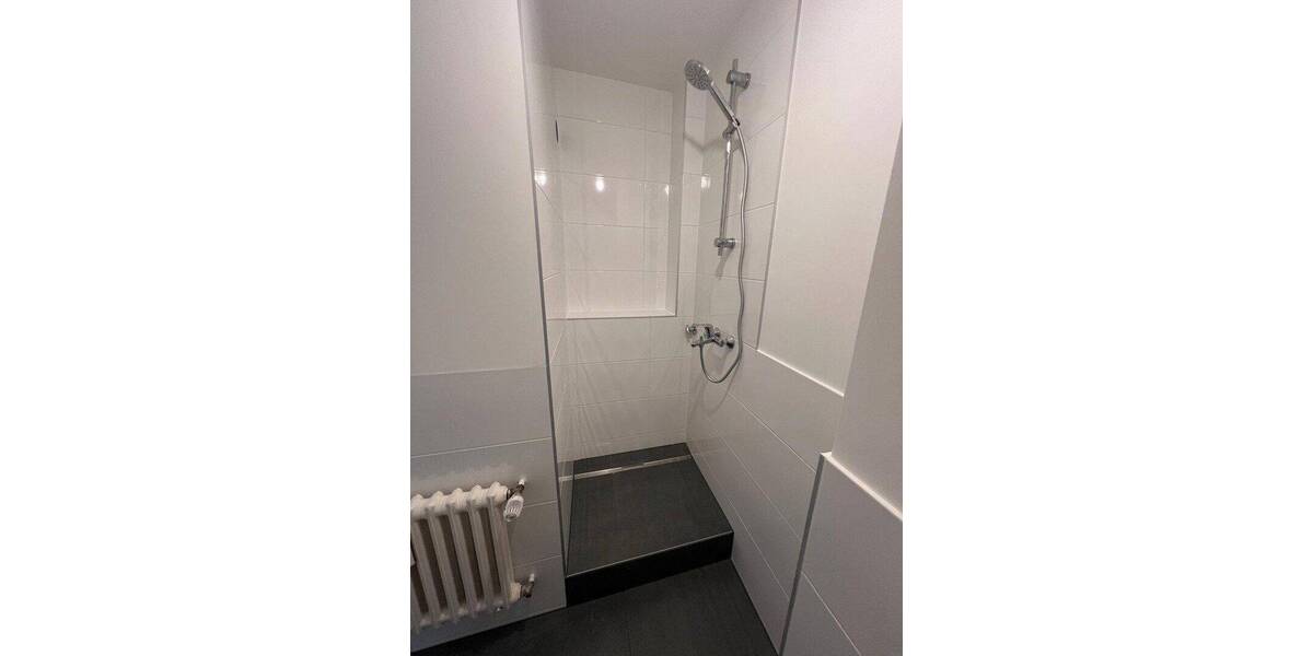 Etagenwohnung Düsseldorf Bilk - 3 Zimmer, 79 m&sup2;, 1.430&euro; | Angebot:26886365