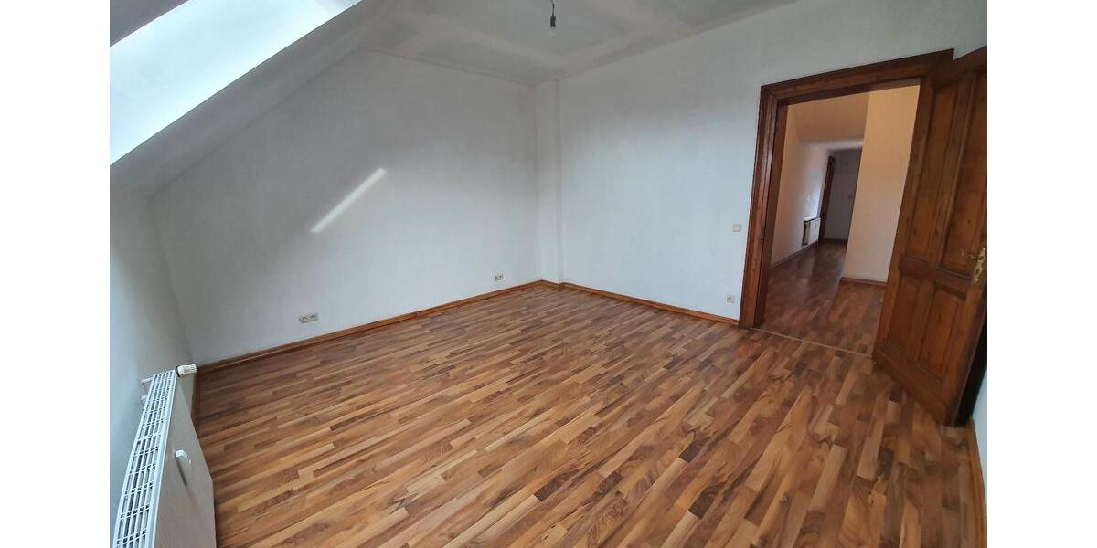 Dachgeschoßwohnung Duisburg Mittelmeiderich - 3 Zimmer, 95 m&sup2;, 700&euro; | Angebot:26462850