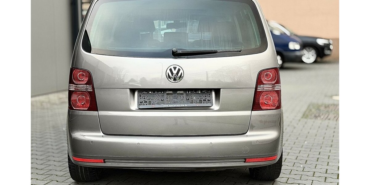 VW Touran R-Line Schiebedach Leder 7Sitze IHand 124.990 km 11.900 &euro; Mönchengladbach 41066