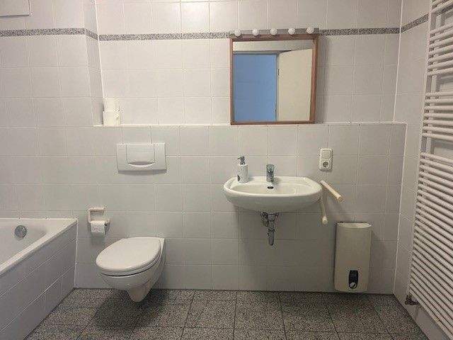 Etagenwohnung Düsseldorf Derendorf - 2 Zimmer, 61 m&sup2;, 670&euro; | Angebot:25836364