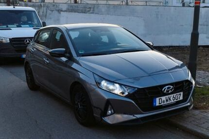 Hyundai i20 60.300 km 10.600 &euro; Düsseldorf 40231
