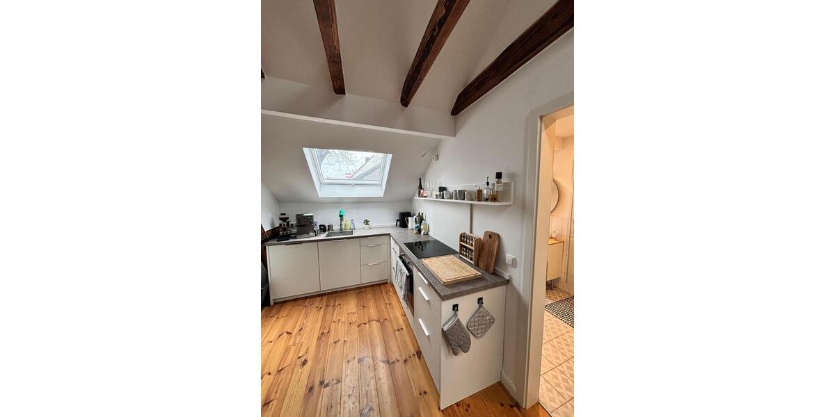 Dachgeschoßwohnung Duisburg Laar - 3 Zimmer, 77 m&sup2;, 725&euro; | Angebot:25343395