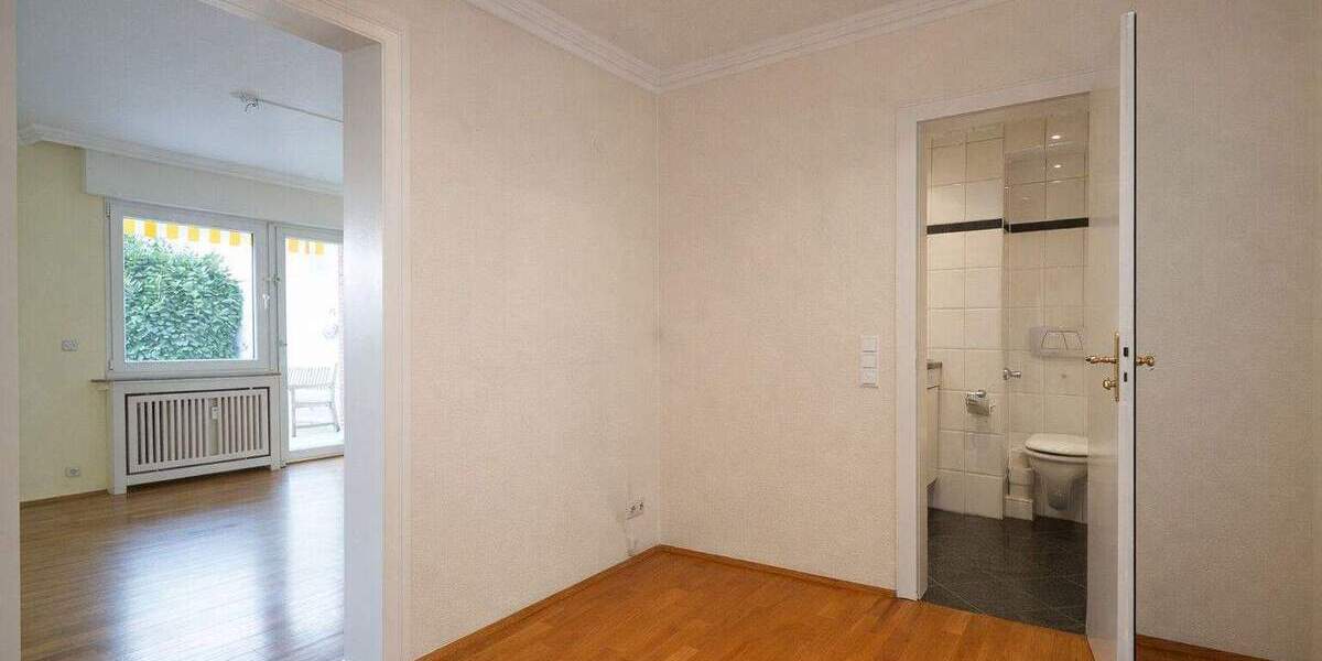 Bockumer Platz! Schöne Erdgeschosswohnung mit großer Terrasse, eigenem Garten und Garage 2 zimmer