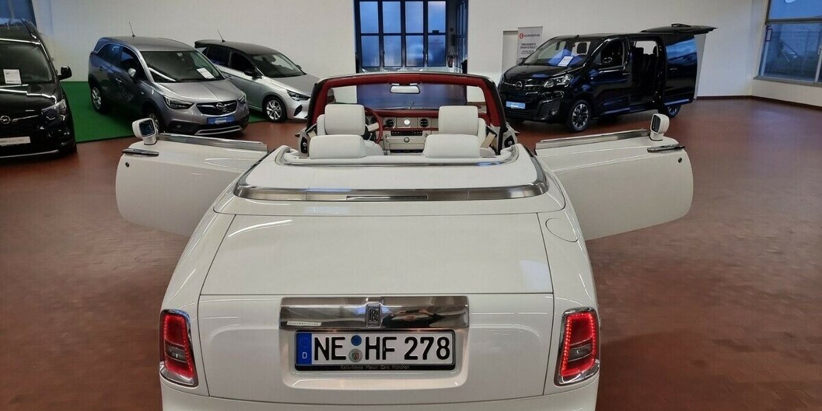 Rolls Royce Phantom Drophead Bespoke Spezial 21.800 km 195.000 &euro; HAAN 42781
