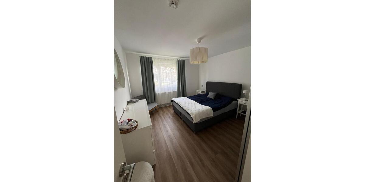 Hochparterre Mönchengladbach Ost - 3 Zimmer, 77 m&sup2;, 1.100&euro; | Angebot:25403027