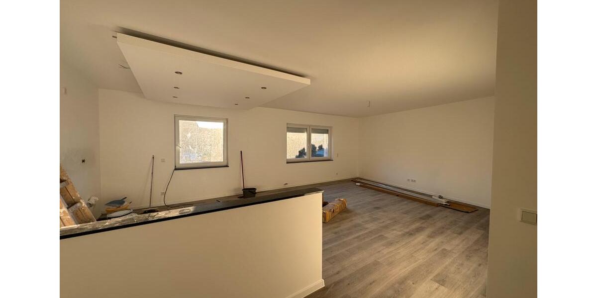 Verkauf: Kernsanierte Wohnung | 1. OG | Neubauniveau 4 zimmer