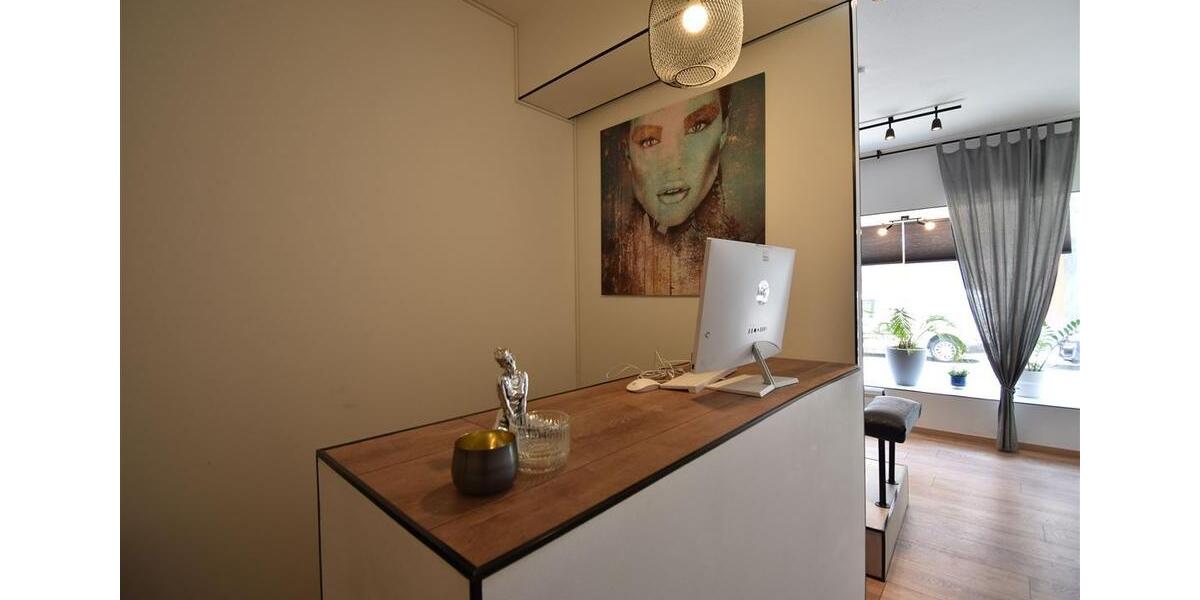 Ehemaliges Beautystudio! Bezugsfreies Ladenlokal in KR-City zimmer