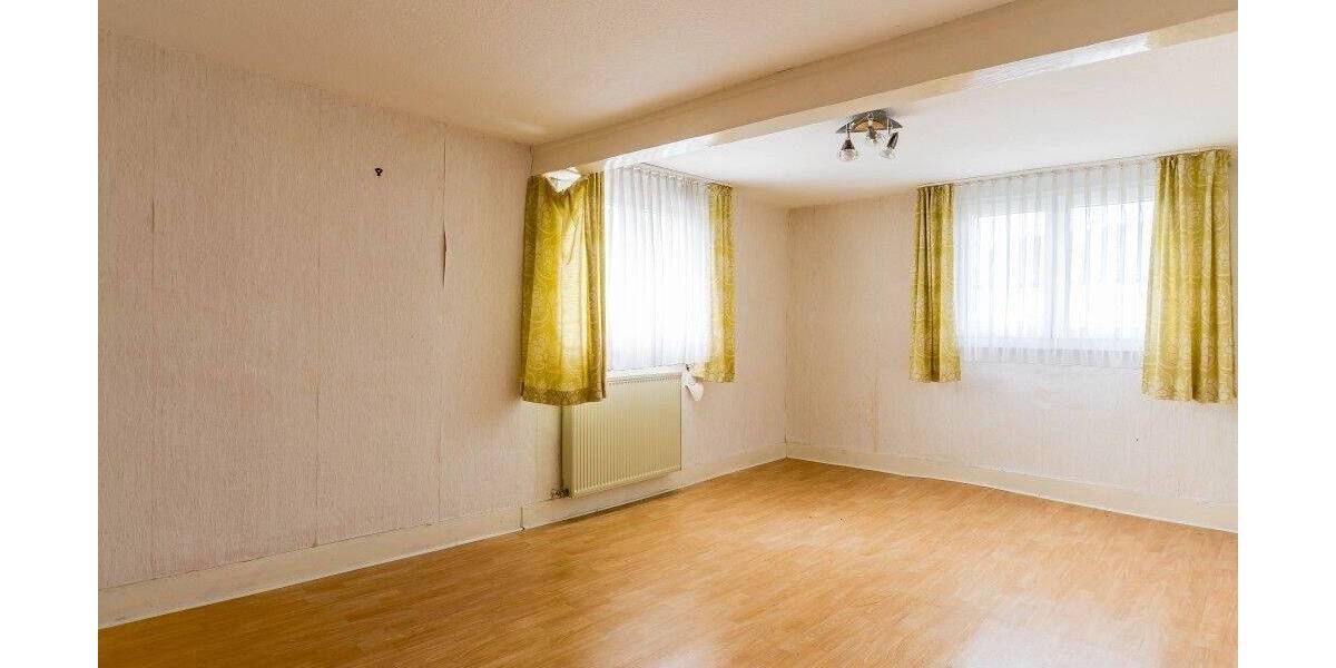 Heimwerker aufgepasst !! Freistehendes Fachwerkhaus * Renovierungsbedarf * ca. 132 m² Wfl. * ca. 354 m² Grundstück * ... 8 zimmer