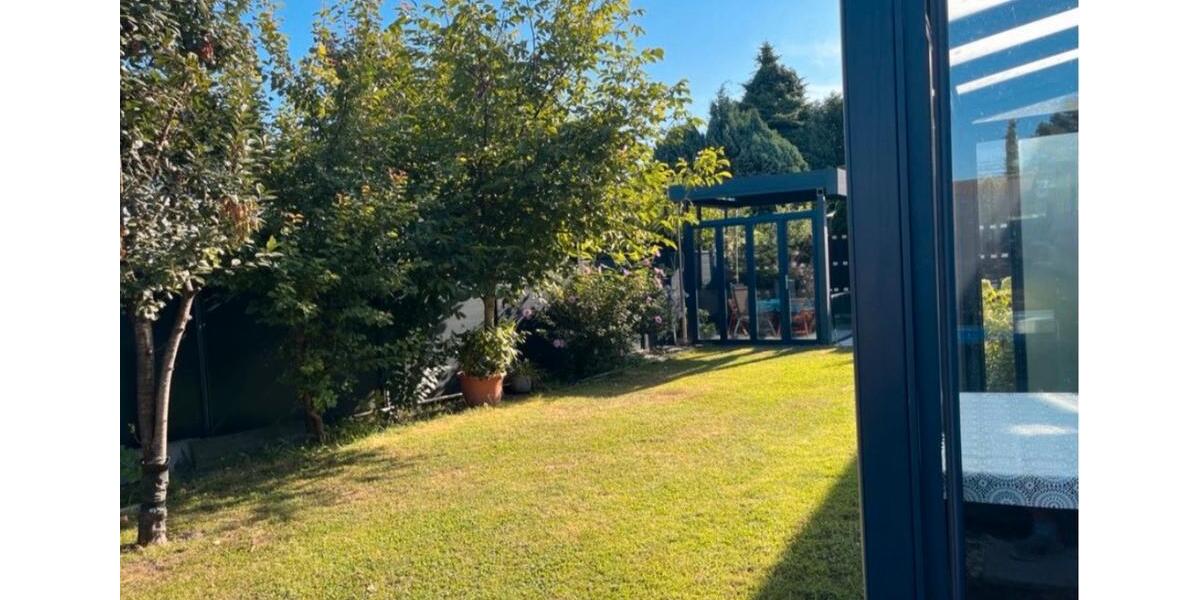 Bungalow Duisburg Hochheide - 3 Zimmer, 106 m&sup2;, 1.750&euro; | Angebot:25396682