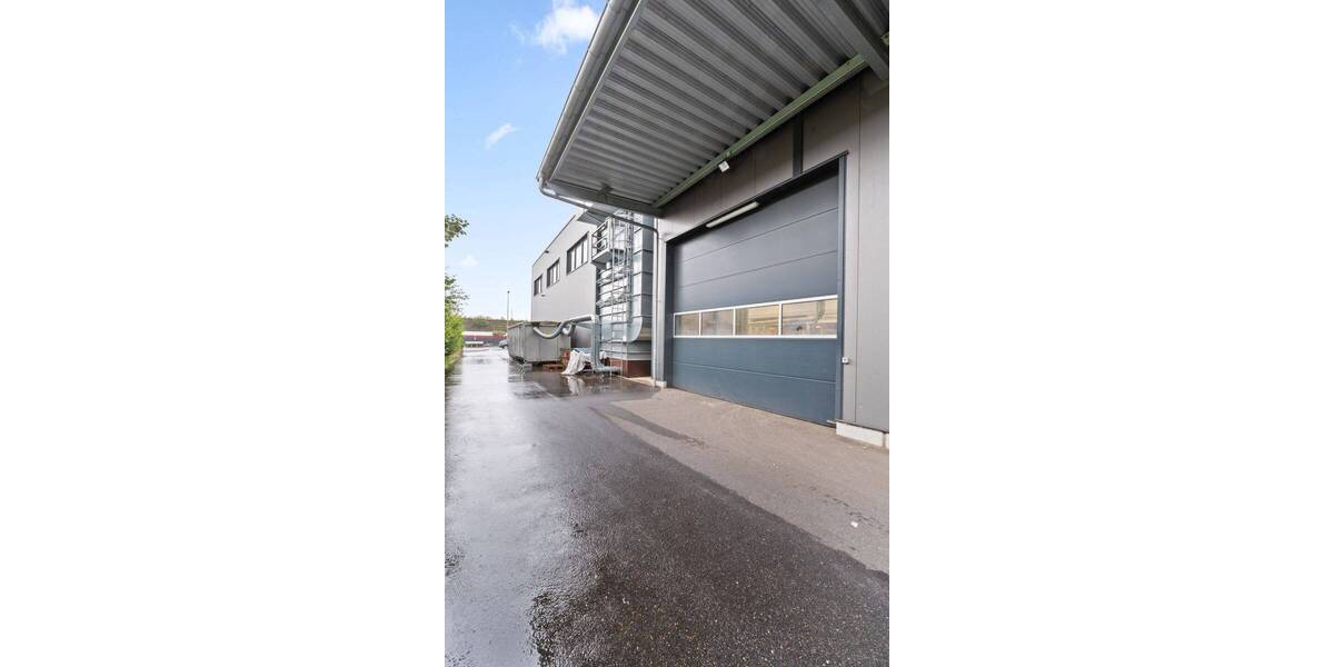 Ihr neuer Unternehmensstandort in Neuss: Moderne Gewerbehalle mit repräsentativem Bürotrakt zimmer