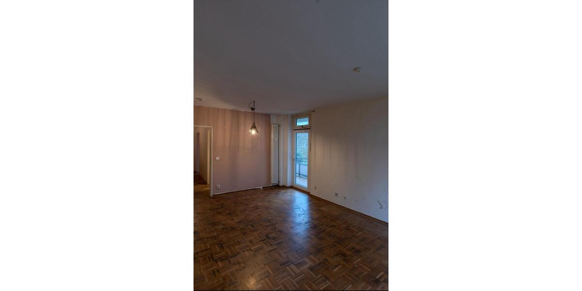 Sanierungsbedürftige 2-Zimmerwohnung mit Ausblick ins Grüne 2 zimmer