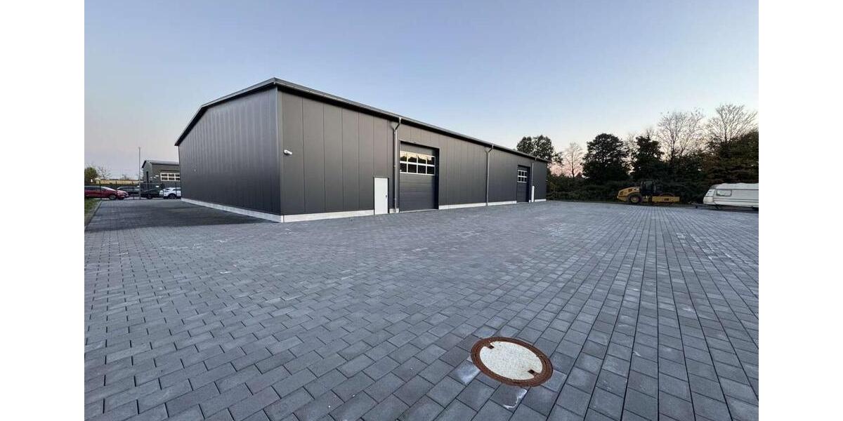 Neuwertige Lager- und Produktionshalle mit Büro, Küche und Sozialräume. zimmer